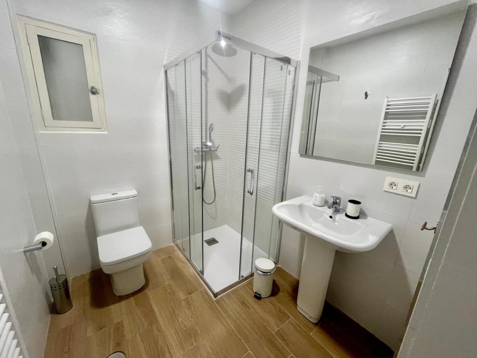 Apartamento Espacios Blanco Santiago - con parking. Valladolid Exterior foto