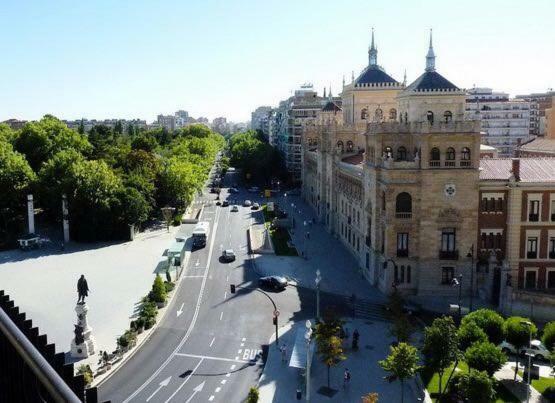Apartamento Espacios Blanco Santiago - con parking. Valladolid Exterior foto