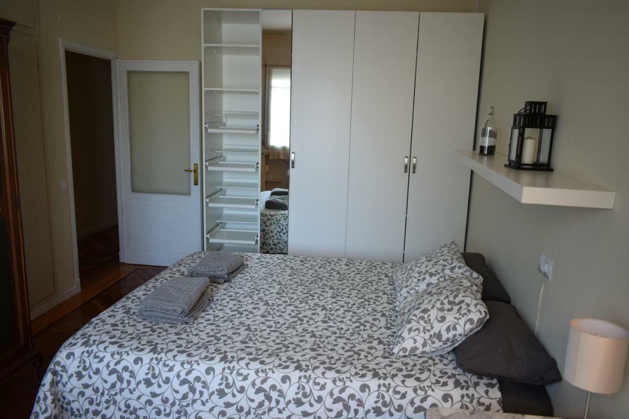 Apartamento Espacios Blanco Santiago - con parking. Valladolid Exterior foto