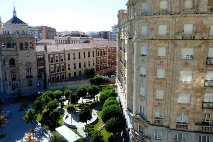 Apartamento Espacios Blanco Santiago - con parking. Valladolid Exterior foto