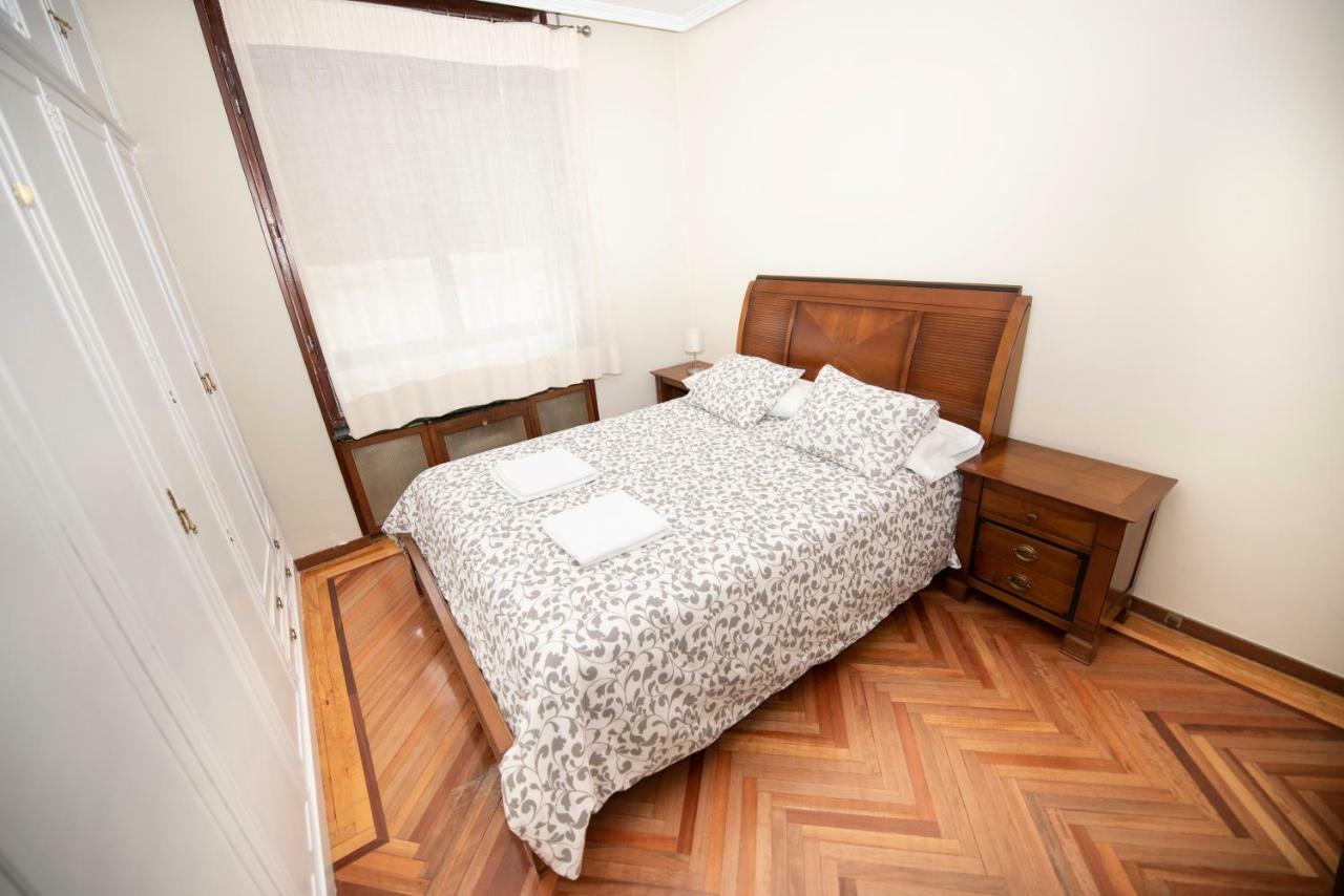 Apartamento Espacios Blanco Santiago - con parking. Valladolid Exterior foto