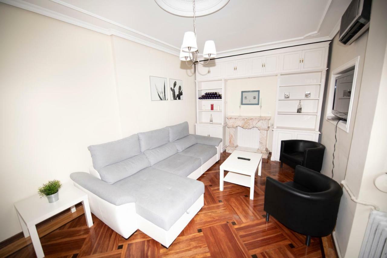 Apartamento Espacios Blanco Santiago - con parking. Valladolid Exterior foto